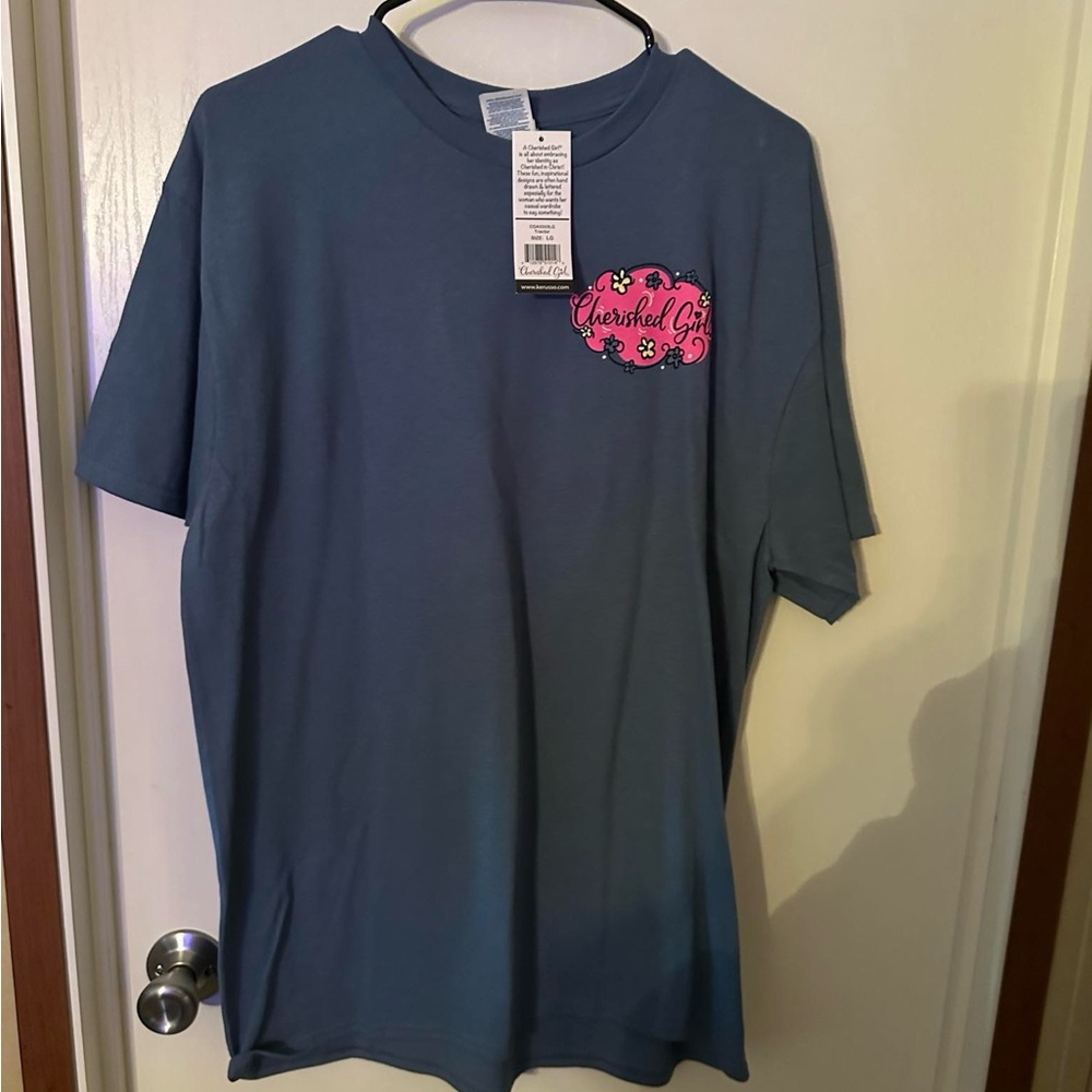Brand new shirt, super cute!!